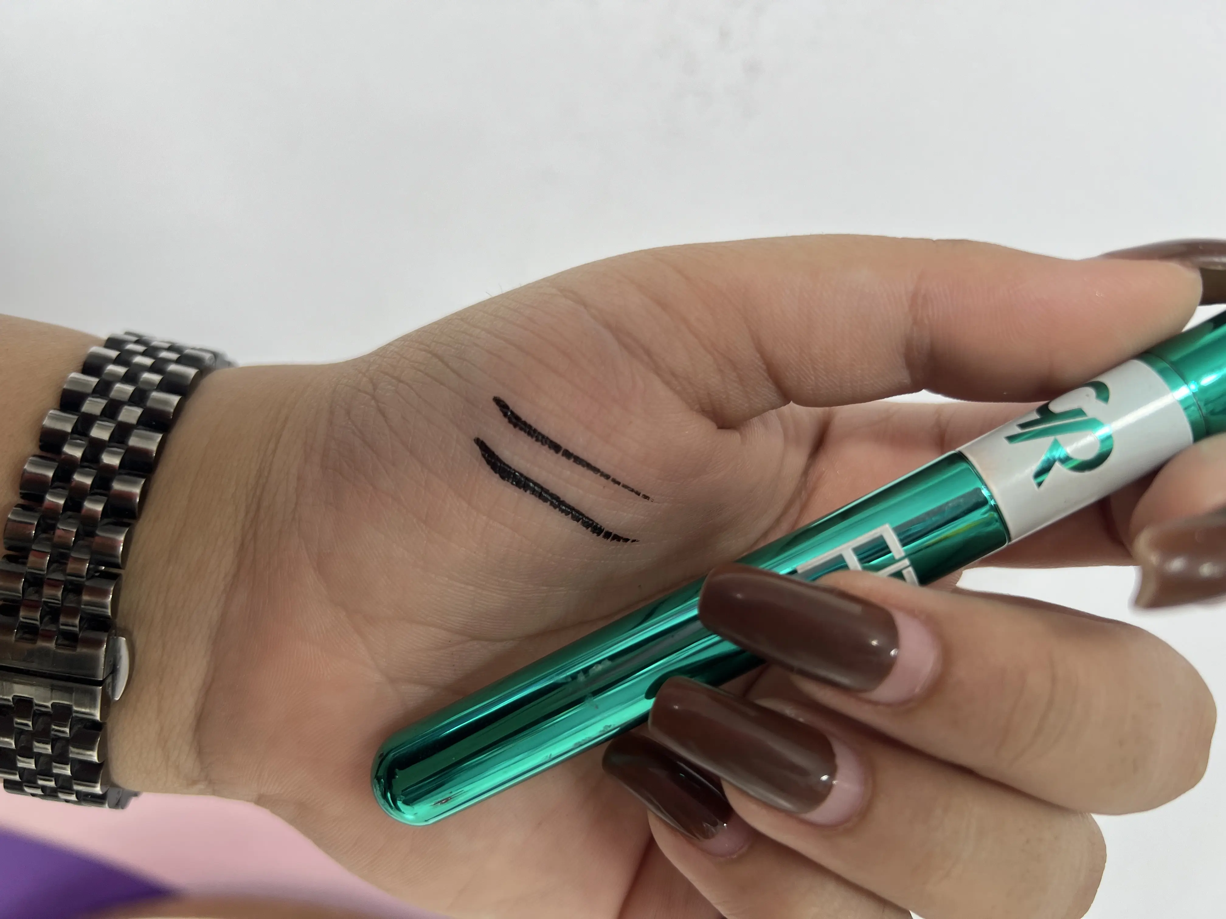 خط چشم ماژیکی گلدن رز